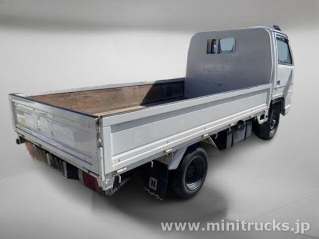 At an extreme discount buy a flat low Isuzu Elf on sale. At an extreme discount buy a flat low Isuzu Elf on sale.